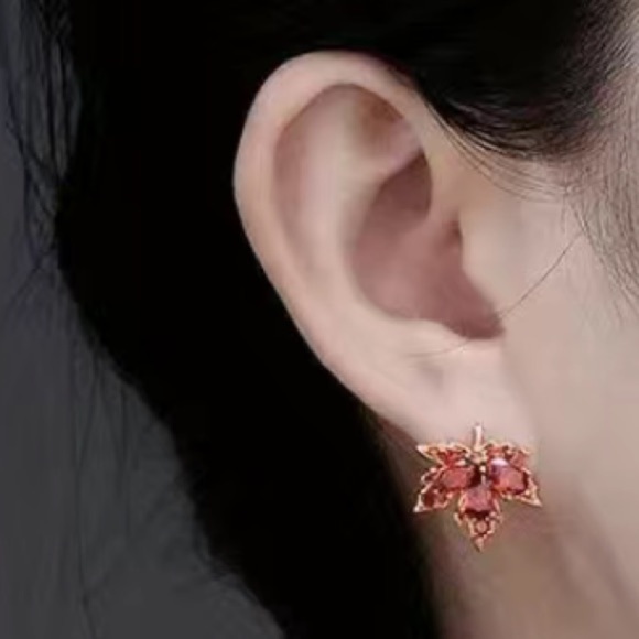 NWOT - Maple Leaf Design with Red Zircon Decor Stud Earrings (1.7cmX1.7cm) - Picture 2 of 7